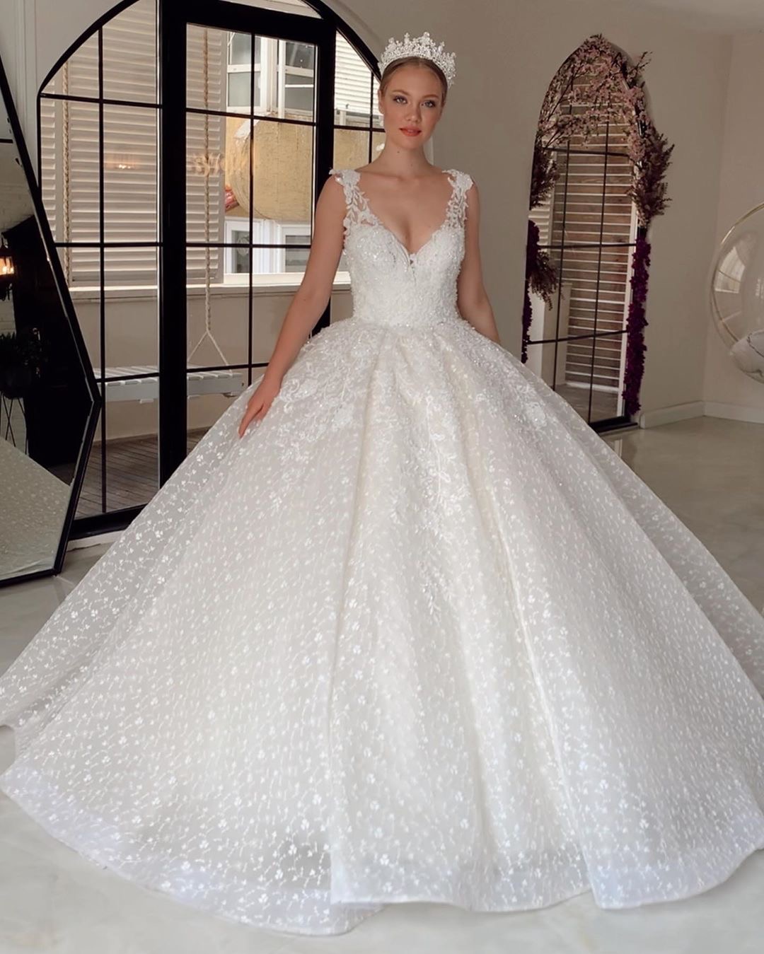 Aryan Sposa Wedding Dresses