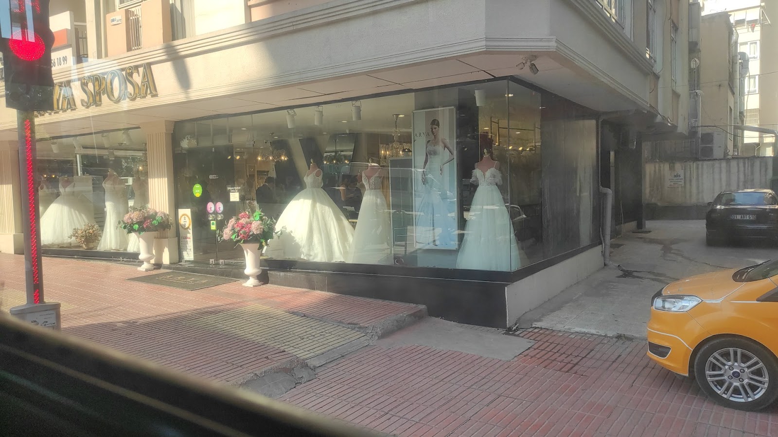 Aryan Sposa Wedding Dresses kır düğünü mekanı — Seyhan